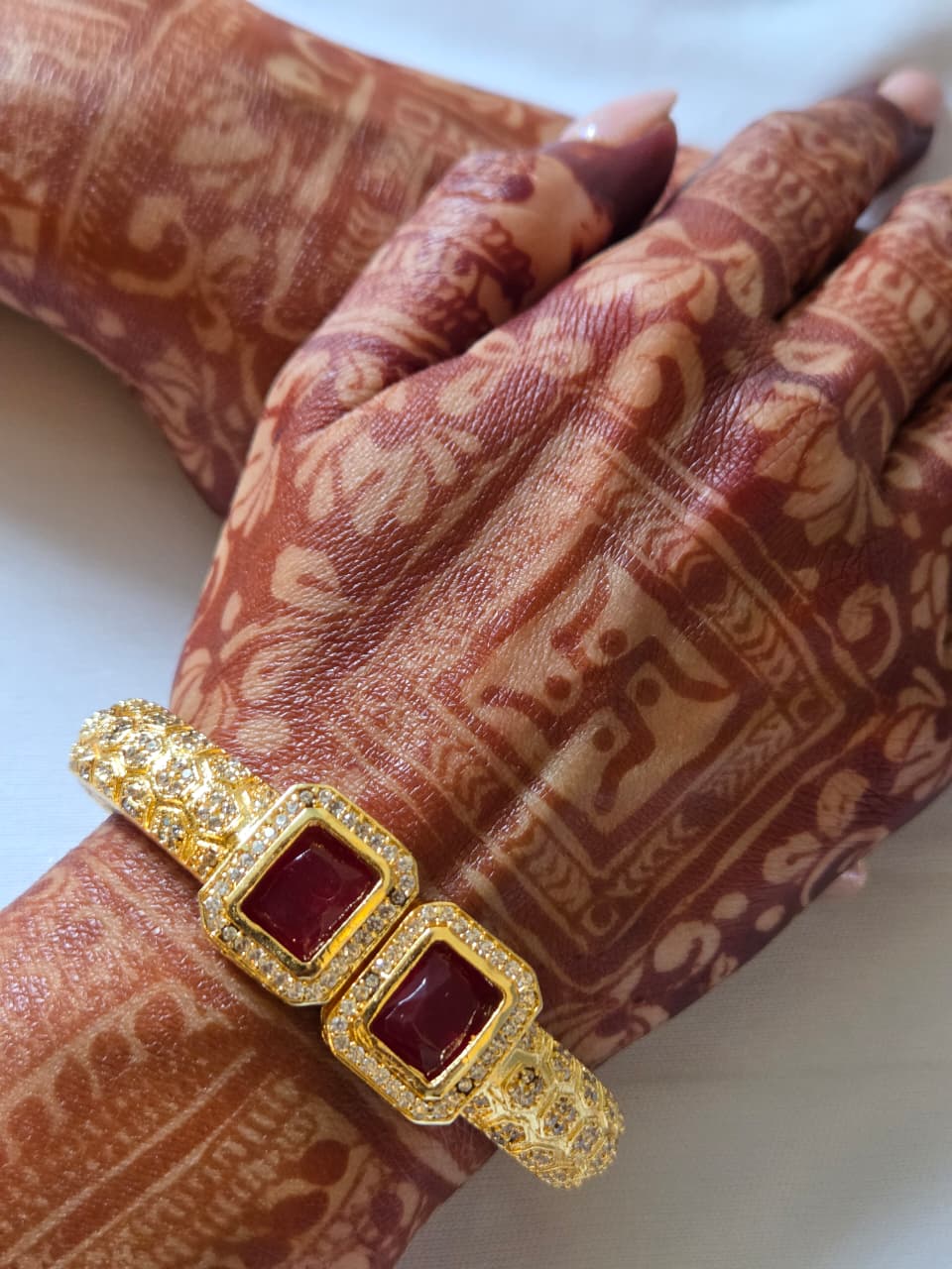 Black Finish Zircon Bracelet with Glass Rubies