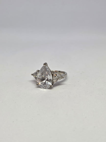 Pear Solitaire Side Stone Zircon Ring