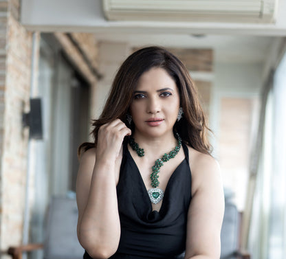 Regal Emerald Zircon Necklace Set with Heart Center Motif